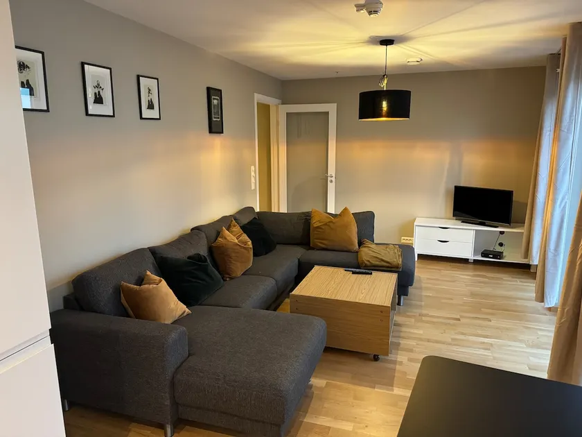 Central, modern apartment. - Image 1