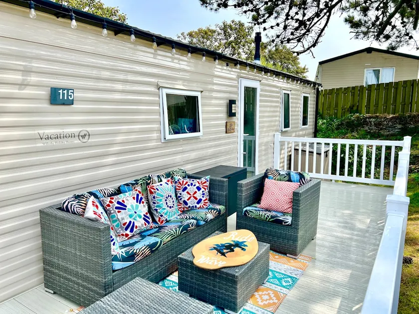 2 Bedroom Caravan Porth Newquay Bay Resort Newquay Cornwall WIFI Decking - Image 1