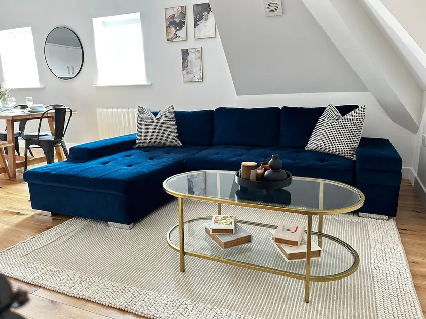 City View Penthouse Apartment/ Allocated Parking - Image 1