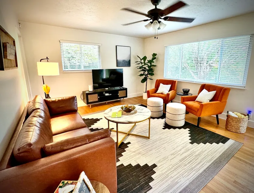 SweetHomeKnox Fenced yard, 7 min/UT-pet friendly - Image 1