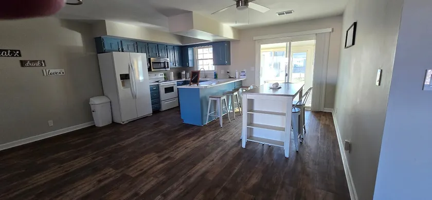 Capitol Beach Casa - 5 mins to Downtown - Image 1