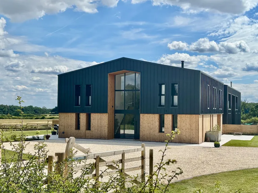 Luxury Modern Barn - Image 1