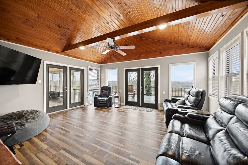 Lakeview Lodge • Sleeps 14 • Game Room • Fire Pit - Image 1