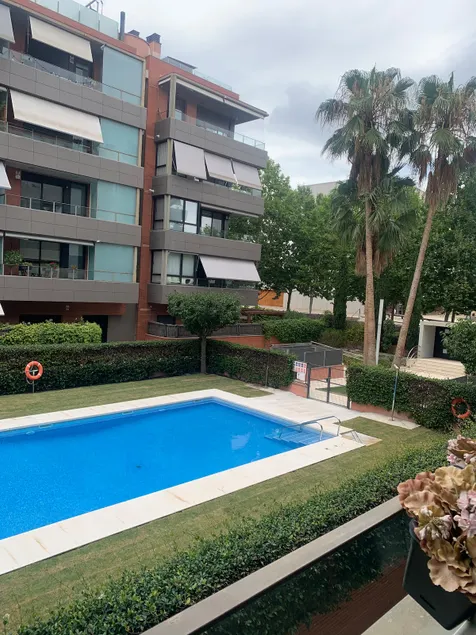 VIP apartment with pool and free parking in San Cugat - Image 1