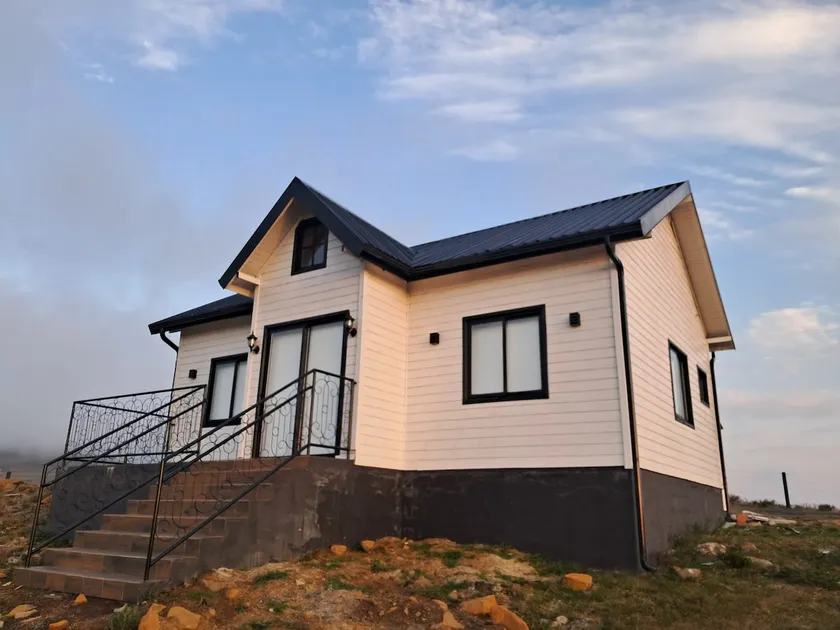 Cabin with Whirlpool Bathtub and Heated Flooring - Image 1
