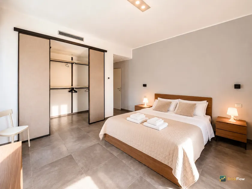 [2 Bedrooms 2 Bathrooms] • Parking • Hospital 350 m - Image 1