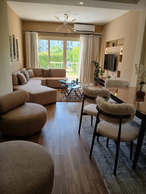 Villa- style appartment with pool access - Image 1