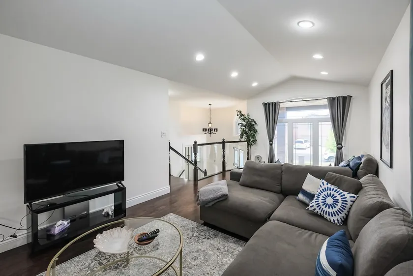 Modern 3BR/2BA house - Image 1