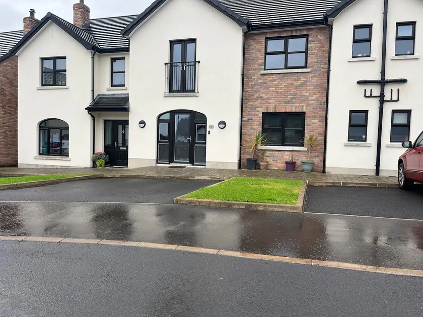 Glynn Village - Image 1