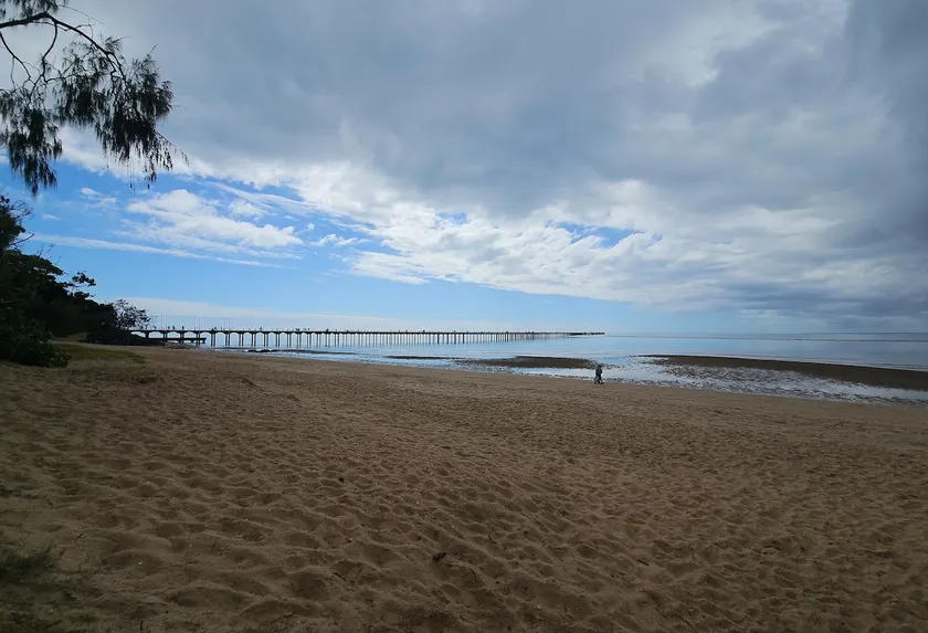 Beach at Door, park across road. 2 bedrooms, pets - Image 1