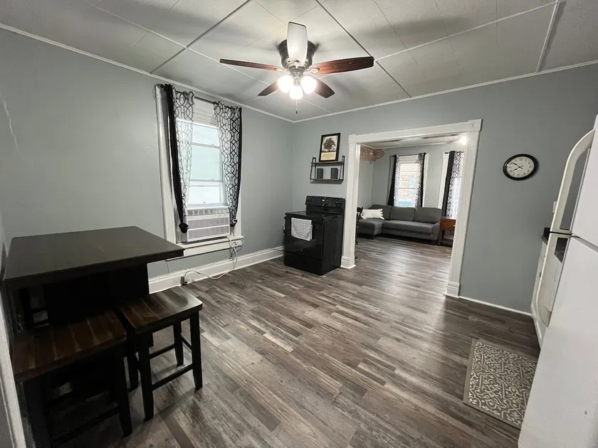 Historic Downtown Apartment in Hiawatha - Image 1