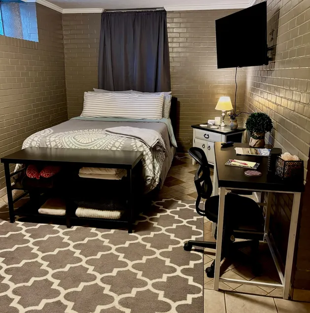 Private•Cozy•Quiet•Central MHK close to KSU - Image 1