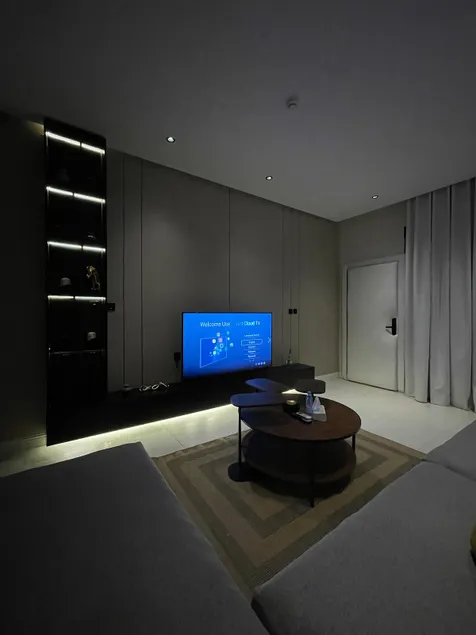 Room and hall with separate entrance - Image 1