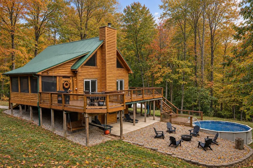 9 Oaks Log Cabin | Private Pool, Hot Tub + Lake - Image 1