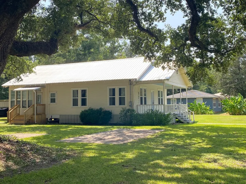 Taylors' Retreat - Image 1
