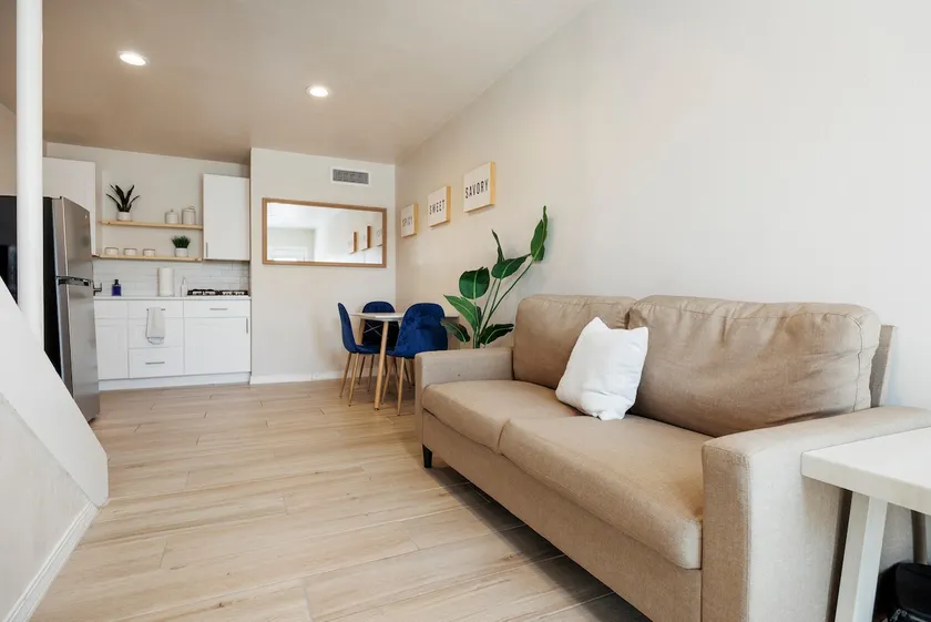 Stylish Casita in Great Location - Image 1