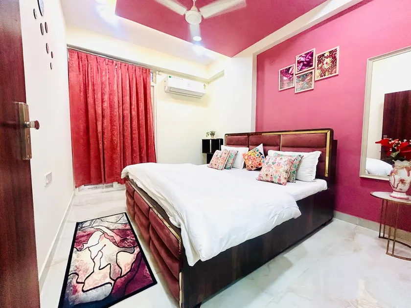 Cozy Entire Apt N/ EHCC,Fortis,Ck Birla ,JECC,Wifi - Image 1