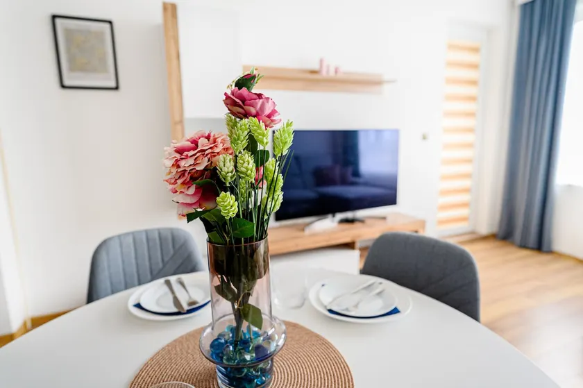 Cosy Flat over the Linden Trees - Image 1