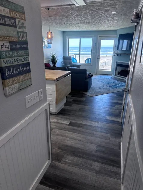Oceanfront Rockaway Beach Condo - Image 1