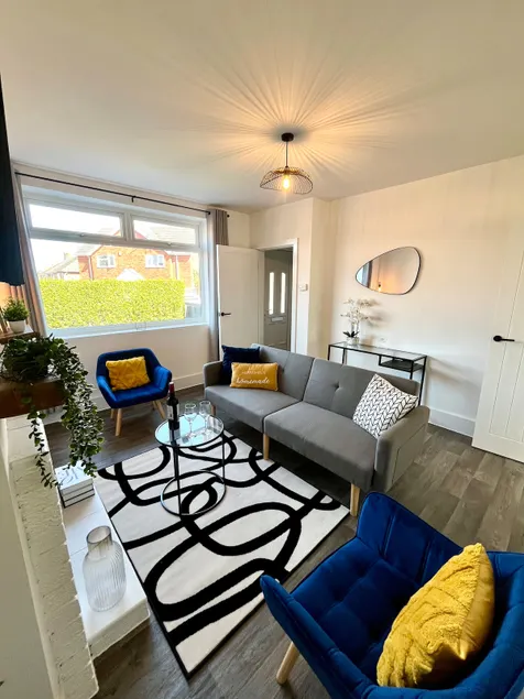 Stunning home near Alton Towers | Parking & Garden - Image 1