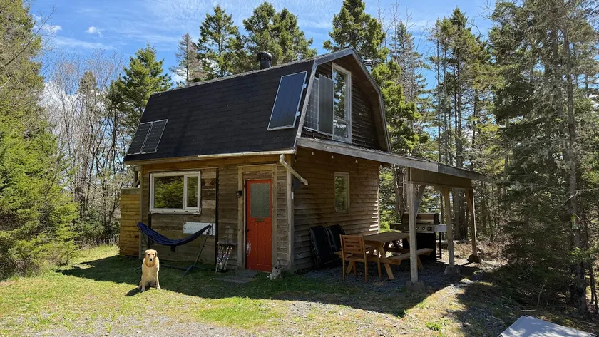 Private charming rustic off grid cabin - Image 1