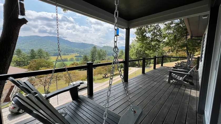 Mountain Meadow View Escape - Image 1