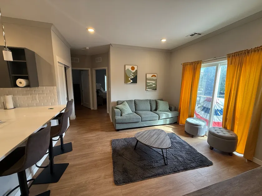 223 Elite 2BR Apt - Steps to Train, Free Parking - Image 1