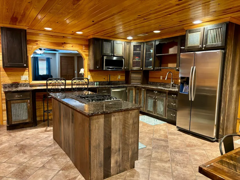 Coal Miner's Lodge - Image 1