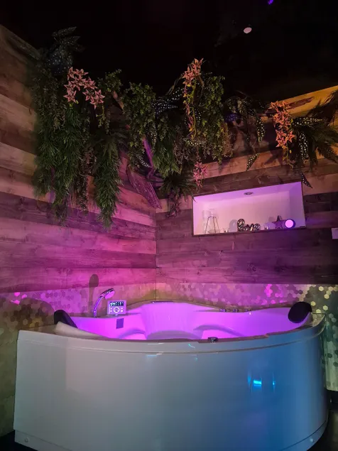 Air-conditioned Love Room with Balneo - Image 1