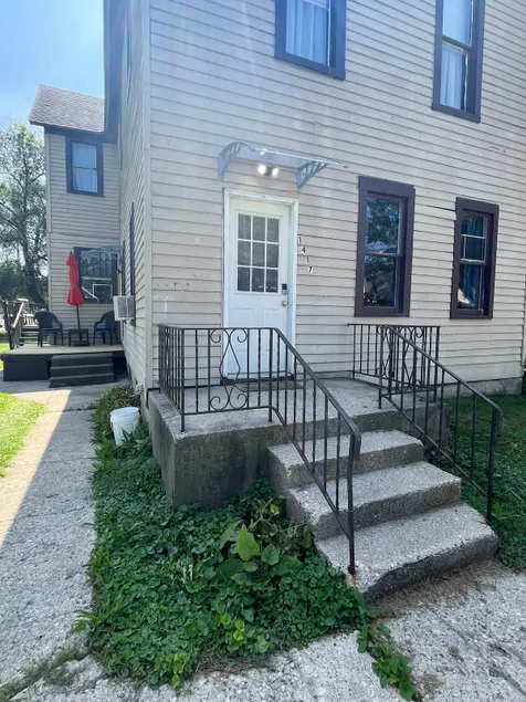 Spacious 3 bedroom with TVs and Free Wifi - Image 1