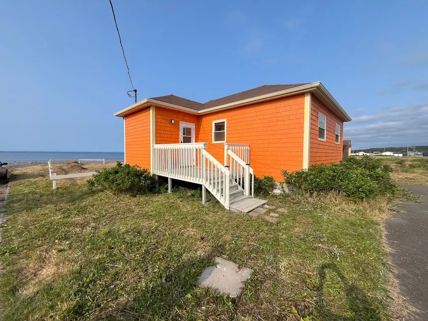 The Beach House - Grand Bank - Image 1