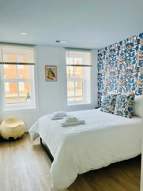 Annapolis Main Street Modern Apartment - Image 1