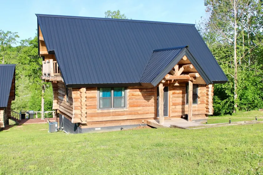 Waterfall View Cabin at White Buffalo Lodge - Image 1