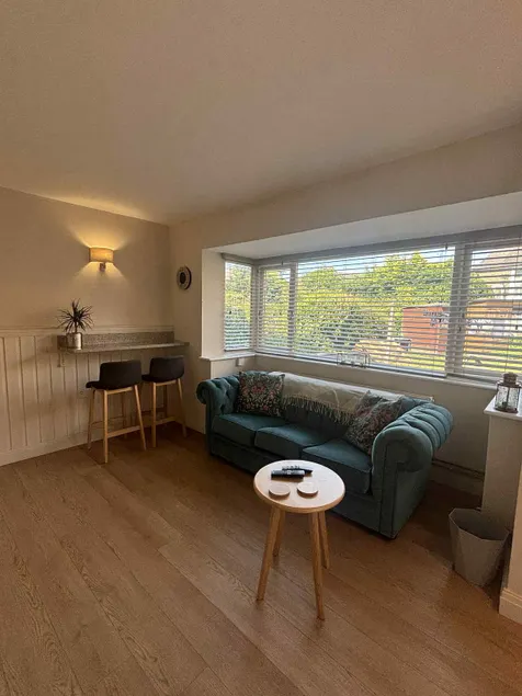Apartment No 4 - Image 1