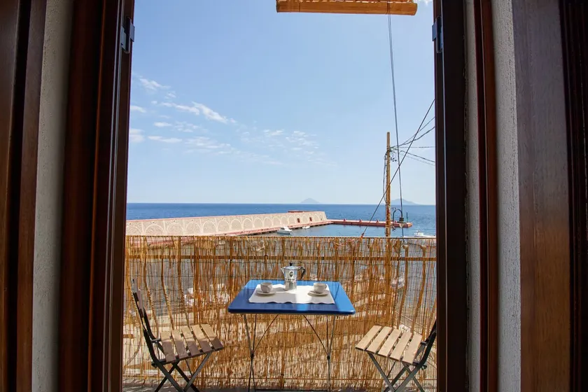 Il Balcone sul molo di Malfa - Image 1