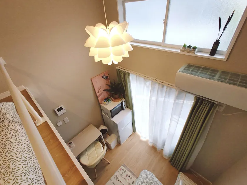 Rainbow's Apartment 2, apartment with single bed and futon - Image 1