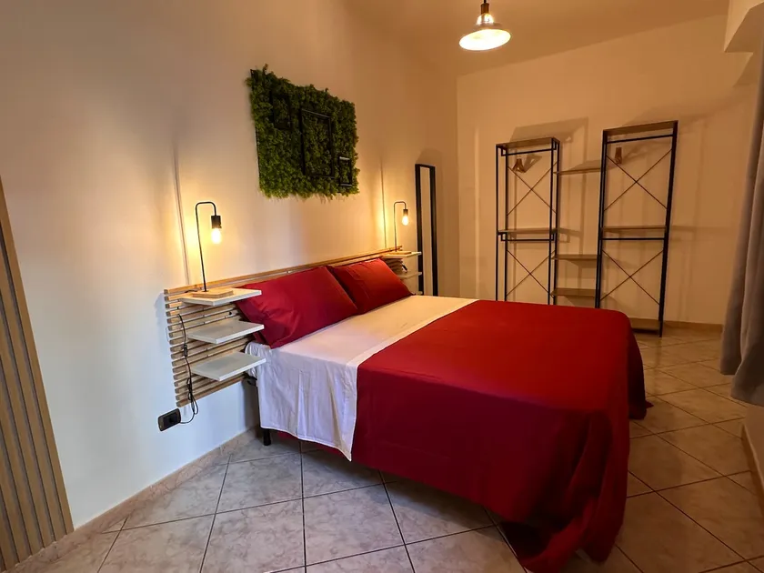 Bright three-room apartment in Pomigliano - Image 1