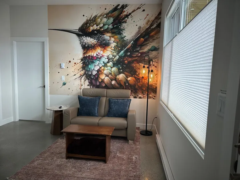 The hummingbird Lakeview Suite - Image 1