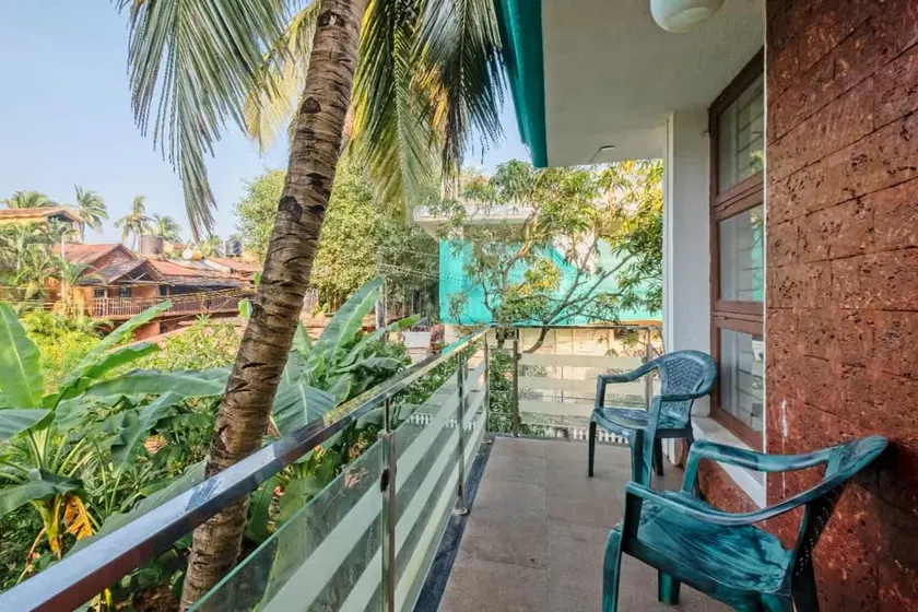 Pet-Friendly Spacious Villa Steps From The Beach - Image 1