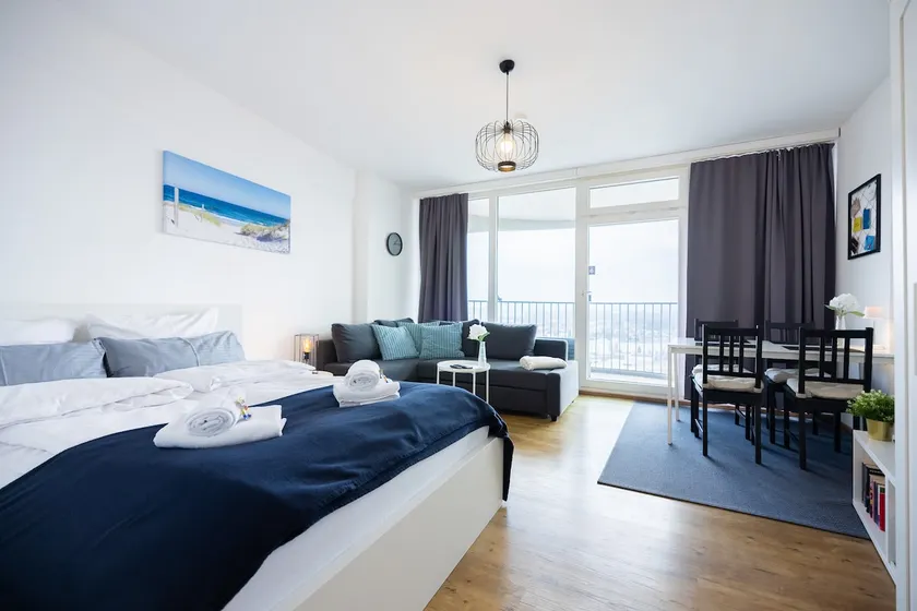 Skyline Suite Augsburg | Balcony & central - Image 1