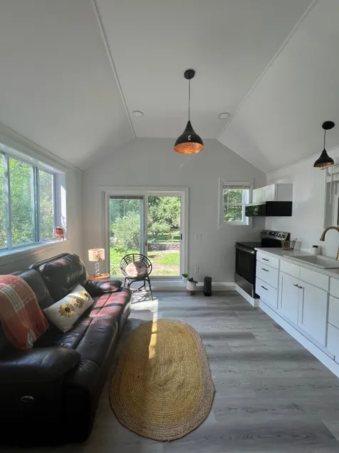 Newly Built Barn Loft in Pioneer Valley - Image 1
