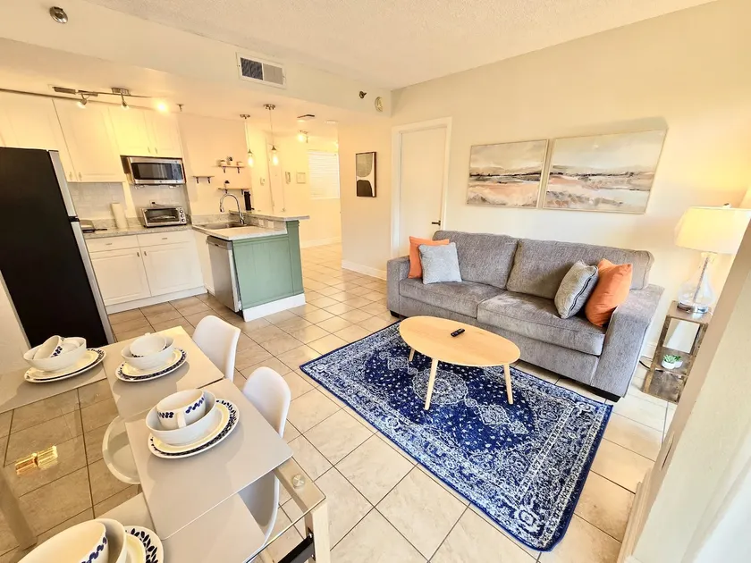 Boho inspired retreat: 7 min to Universal & Epic! - Image 1