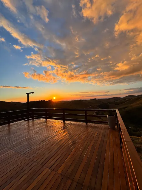 Romantic Retreat with Incredible Mountain View - Image 1