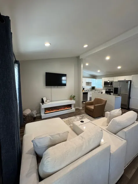 NEWLY cozy renovated home - Image 1
