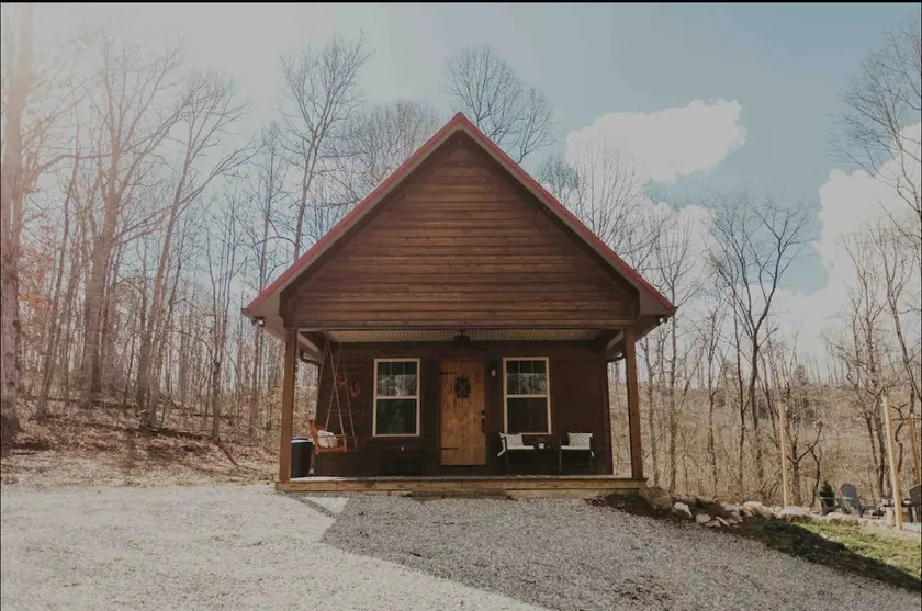 Tiny Cabin+ upstairs suite in the woods - Image 1