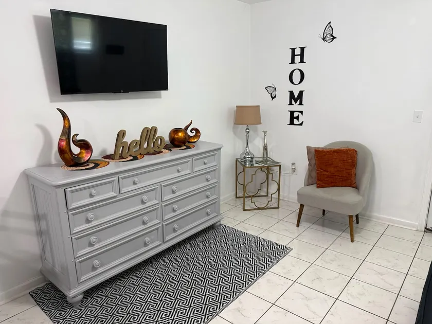 Modern Family & Pet Home • 25 Min to New Orleans! - Image 1