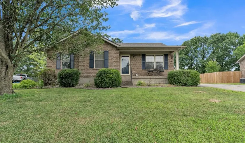 Modern Comfort •Bourbon Trail & Derby•Fenced yard - Image 1