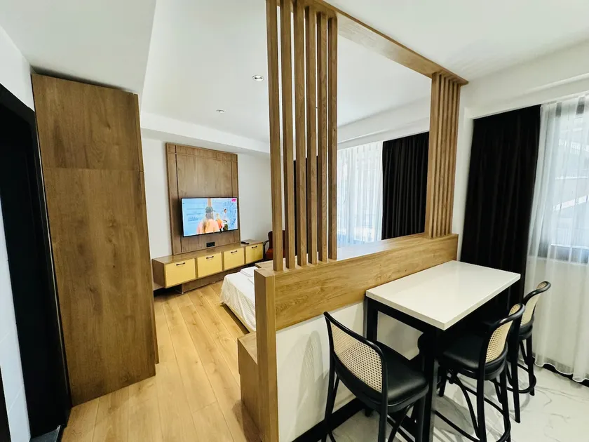 Rose Point Residence - Image 1
