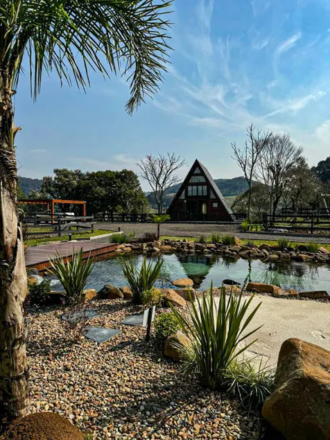 Cabin with natural pool - Image 1