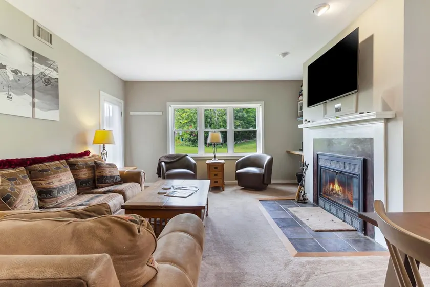 3 BR Ski-in/Ski-Out Fireplace, Pool, Full Kitchen - Image 1